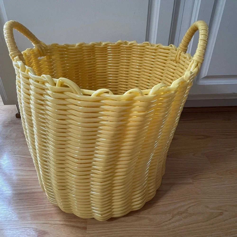 Woven Plastic Laundry Basket Unisex Medium Yellow NWOT Retro Wicker Look